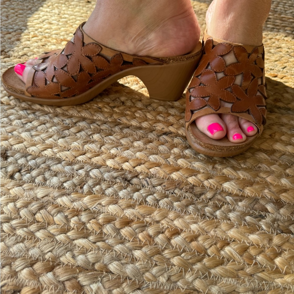 Size 39 Dansko sandals